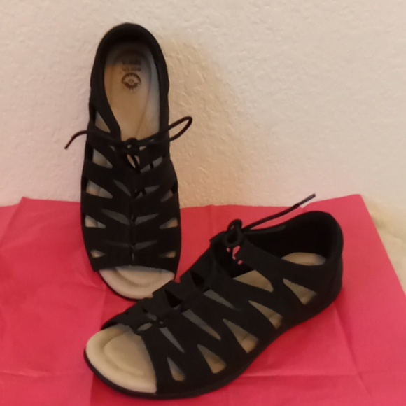 earth spirit black sandals